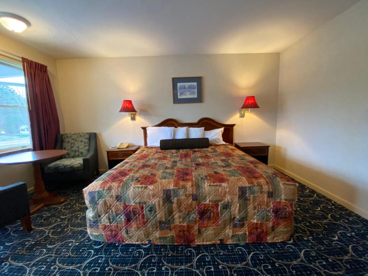 Economy Lodge 682 Main St Sturbridge Zewnętrze zdjęcie