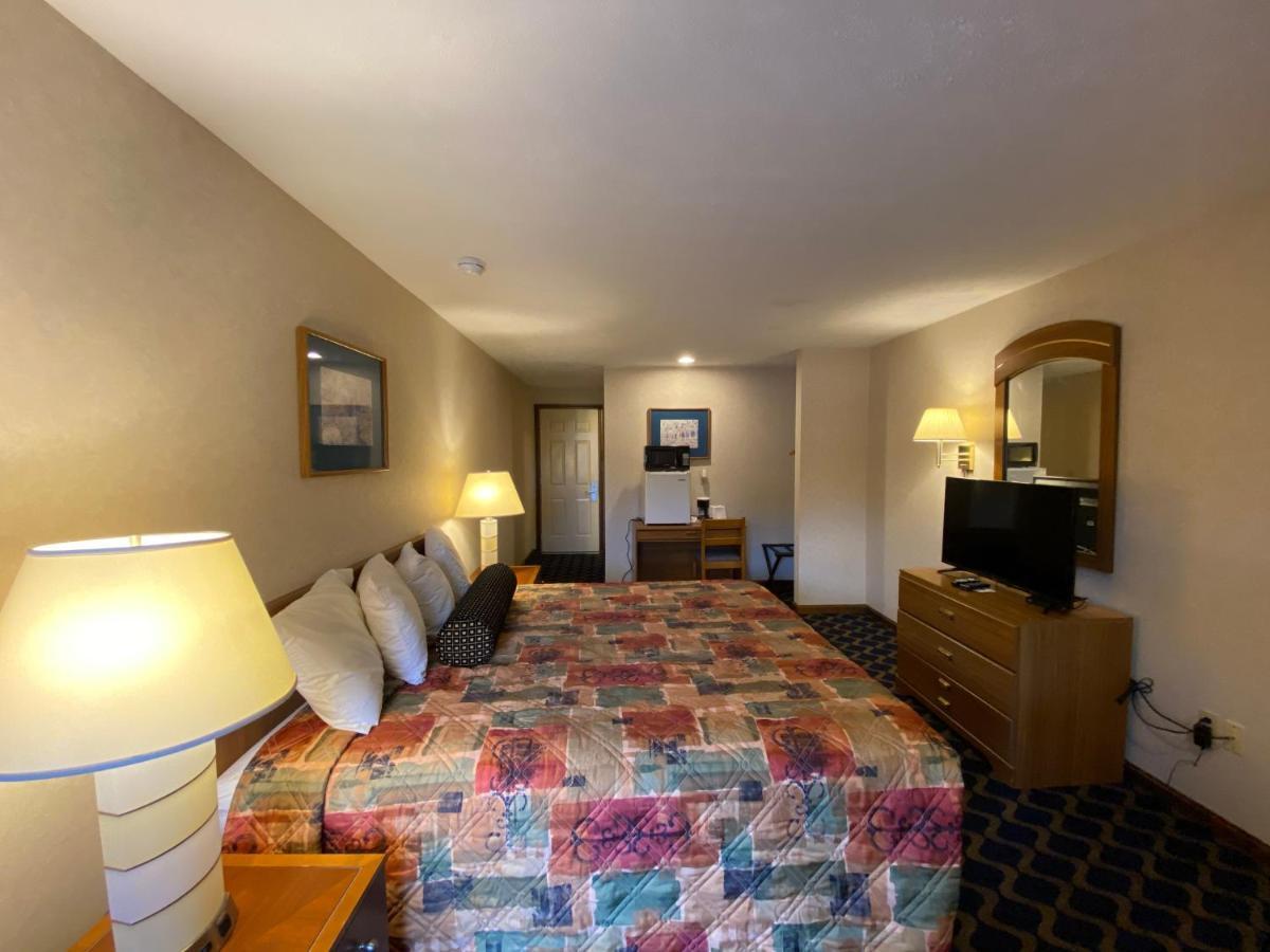 Economy Lodge 682 Main St Sturbridge Zewnętrze zdjęcie