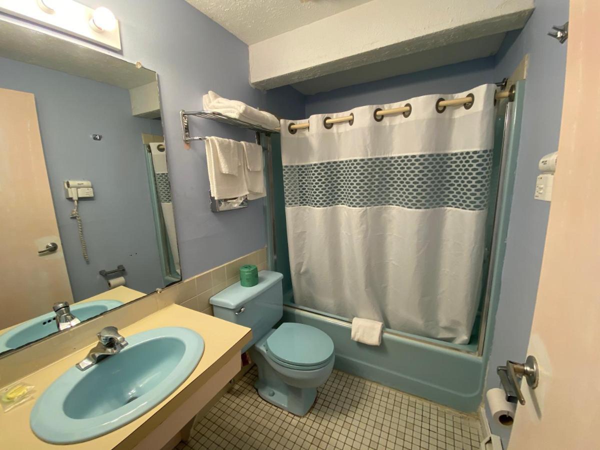 Economy Lodge 682 Main St Sturbridge Zewnętrze zdjęcie