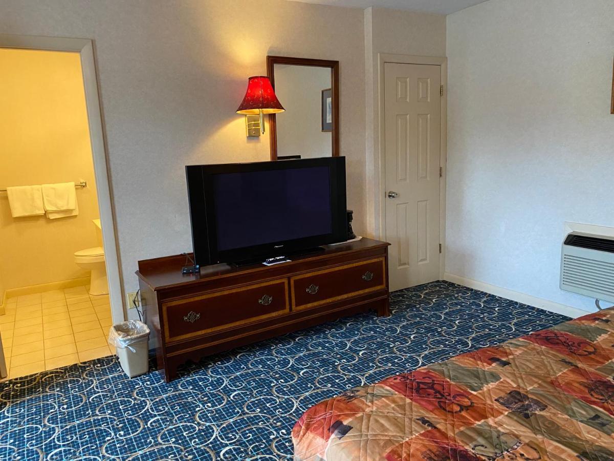 Economy Lodge 682 Main St Sturbridge Zewnętrze zdjęcie