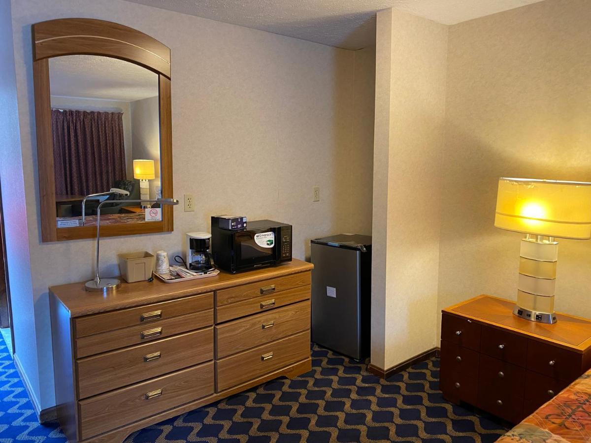 Economy Lodge 682 Main St Sturbridge Zewnętrze zdjęcie