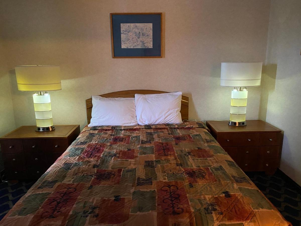 Economy Lodge 682 Main St Sturbridge Zewnętrze zdjęcie