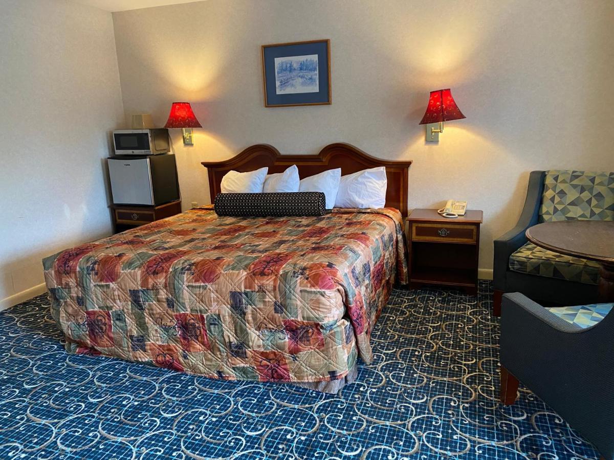 Economy Lodge 682 Main St Sturbridge Zewnętrze zdjęcie