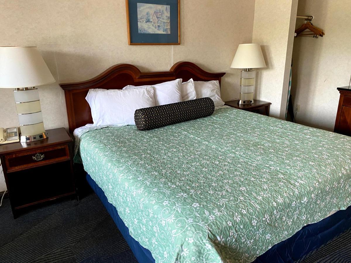 Economy Lodge 682 Main St Sturbridge Zewnętrze zdjęcie