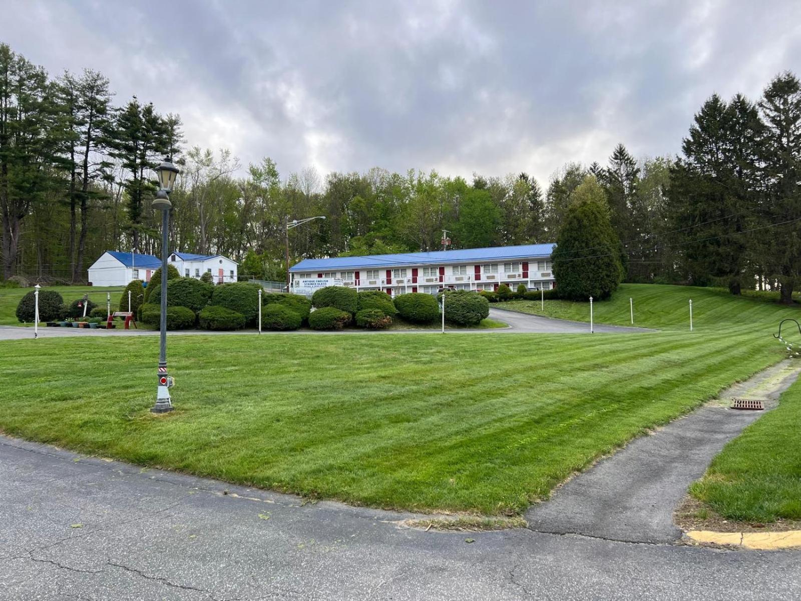 Economy Lodge 682 Main St Sturbridge Zewnętrze zdjęcie