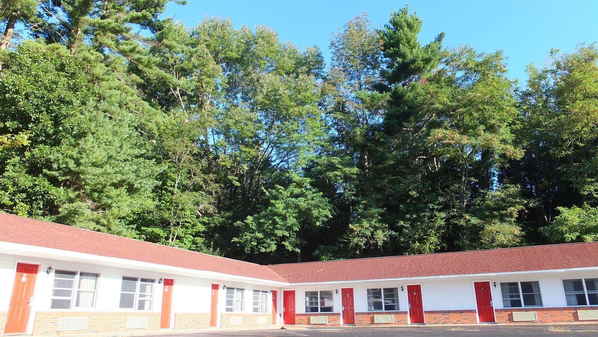 Economy Lodge 682 Main St Sturbridge Zewnętrze zdjęcie
