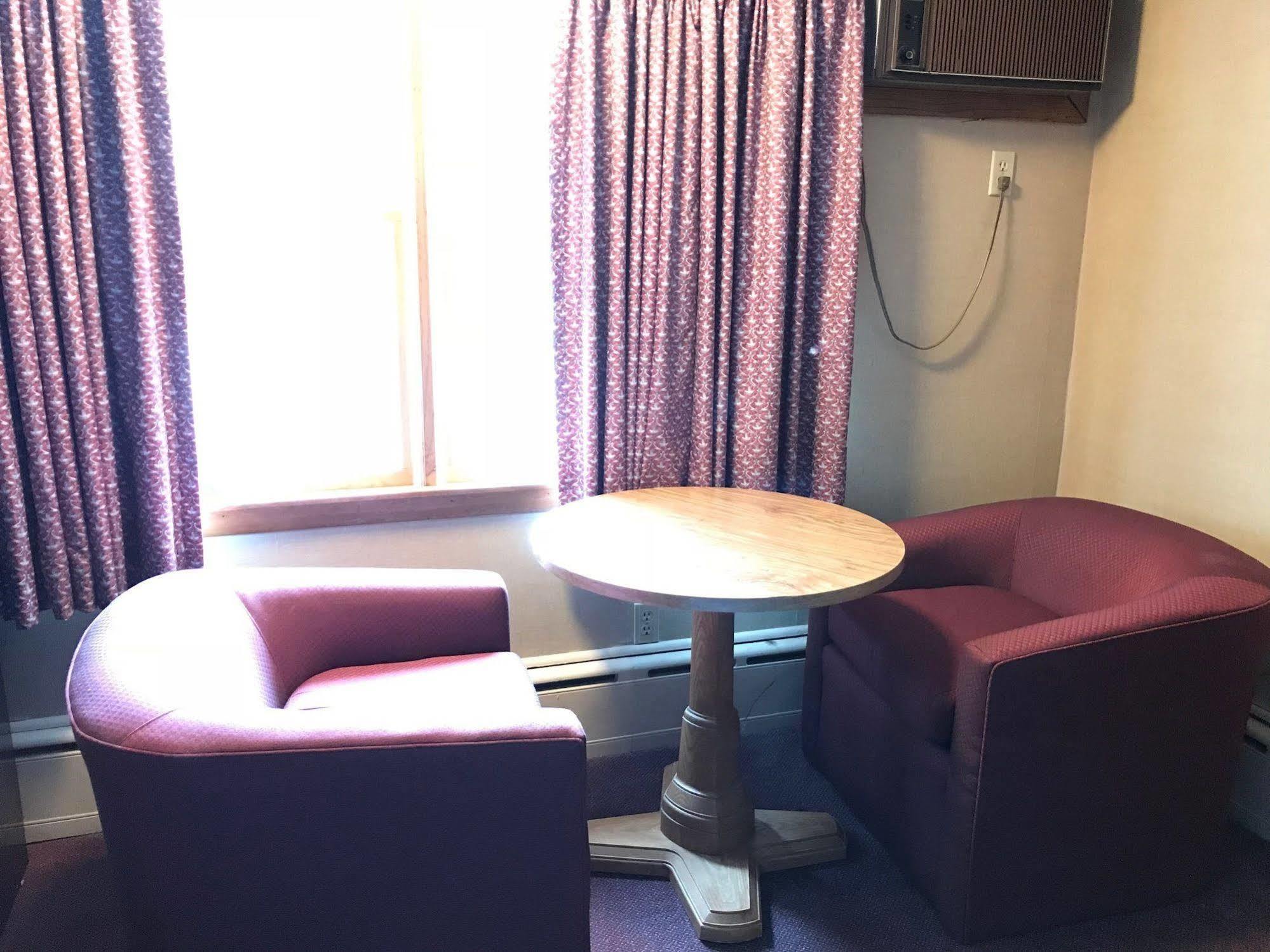 Economy Lodge 682 Main St Sturbridge Zewnętrze zdjęcie