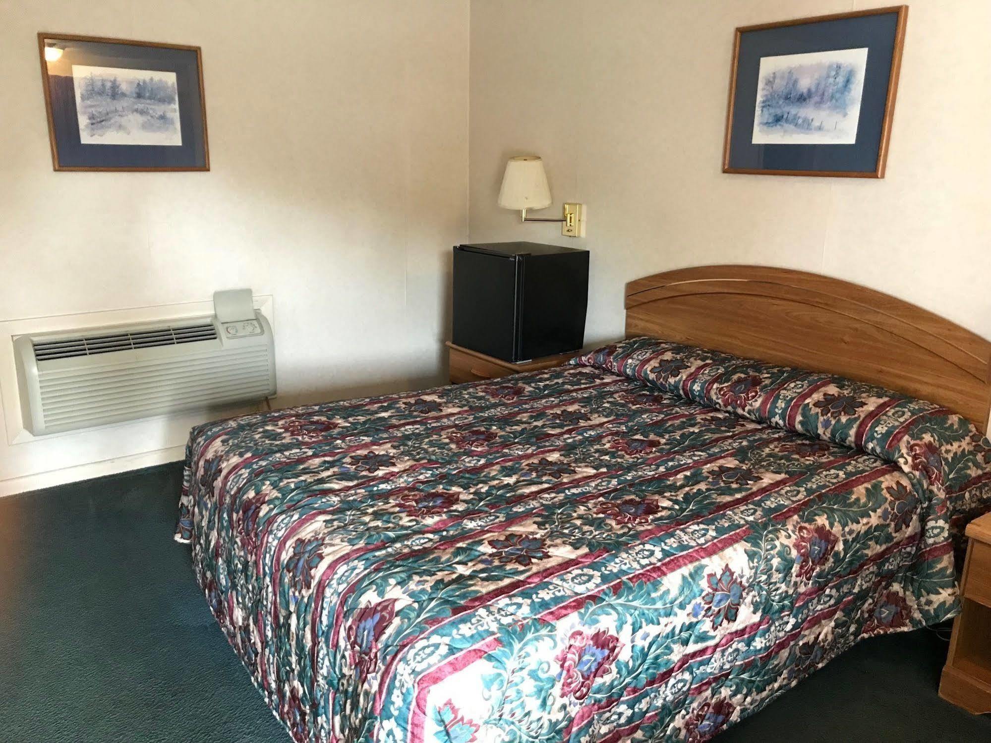 Economy Lodge 682 Main St Sturbridge Zewnętrze zdjęcie