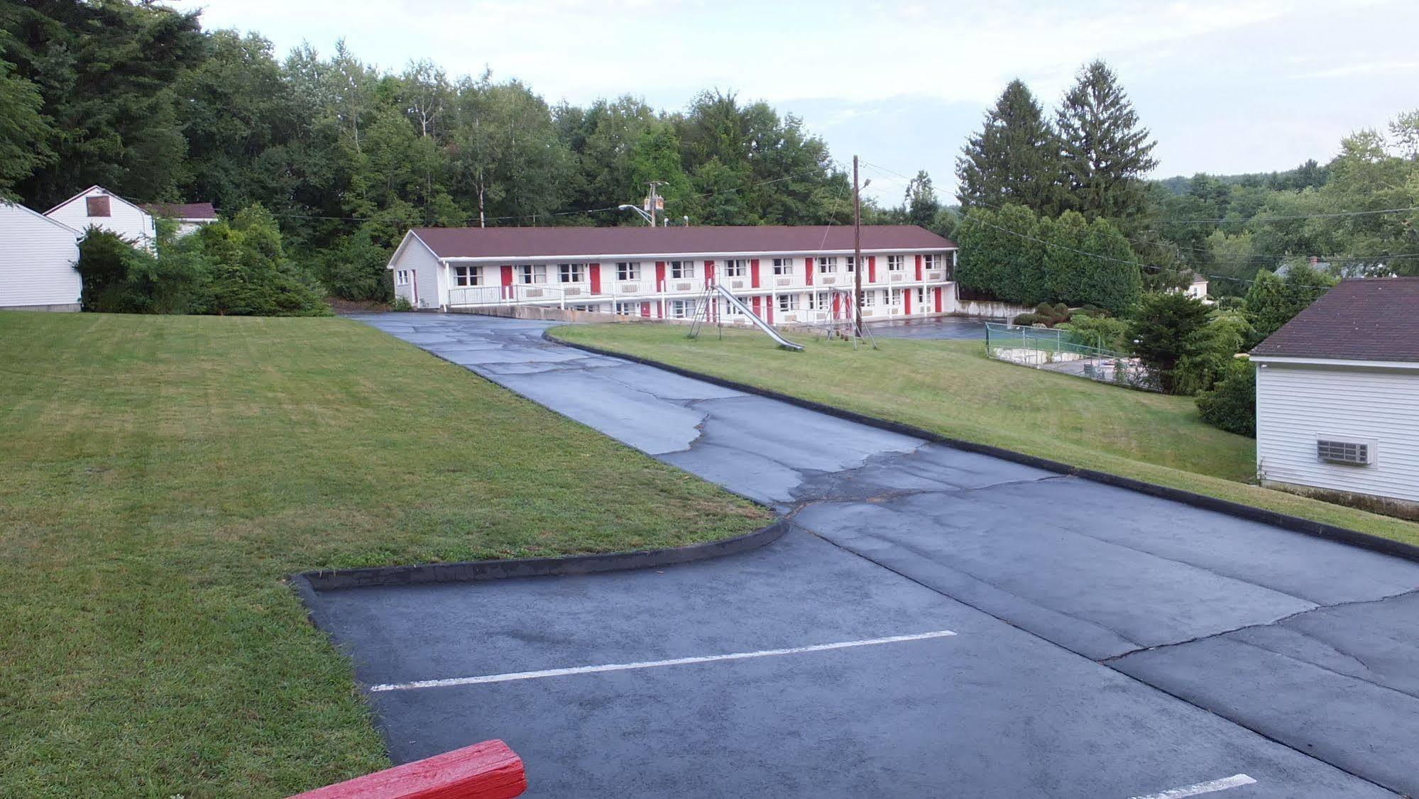 Economy Lodge 682 Main St Sturbridge Zewnętrze zdjęcie